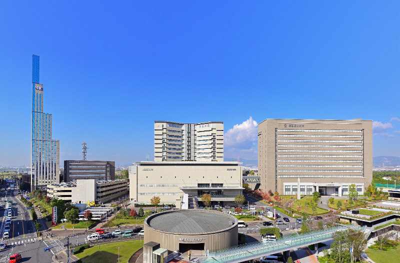 大学の外観画像